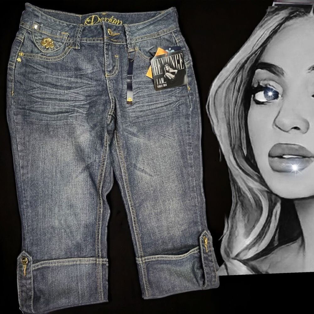 Dereon Beyonce Jean Shorts Women ½ Blue Embroidered Denim Medium Wash Mid Rise